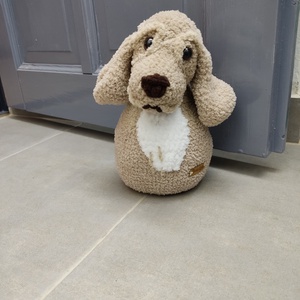 Horgolt kutya ajtókitámasztó - otthon & életmód - dekoráció - ajtó- és ablak dekoráció - ablakdísz - Meska.hu