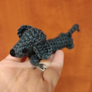 Kicsi horgolt tacskó  - Meska.hu