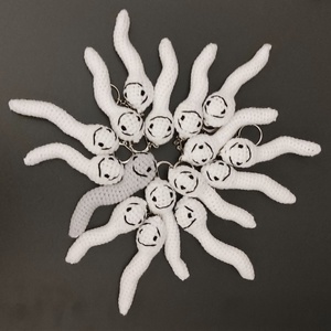 Kicsi horgolt kopasz kukac  - játék & sport - plüssállat & játékfigura - más figura - Meska.hu