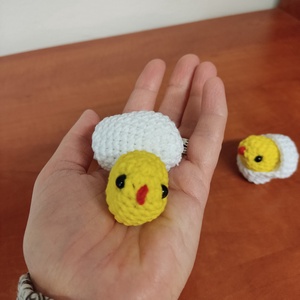 Kiscsibe tojásban - játék & sport - plüssállat & játékfigura - más figura - Meska.hu