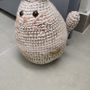 Cirmos ajtókitámasztó cica - otthon & életmód - dekoráció - ajtó- és ablak dekoráció - ablakdísz - Meska.hu