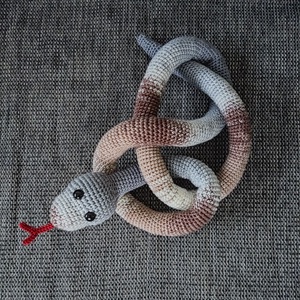 Tekeredik a kígyó - Meska.hu