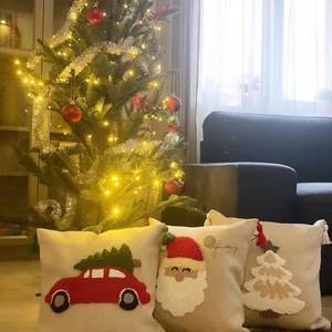 Piros autó fenyőfval díszpárna  - karácsony - karácsonyi lakásdekoráció - karácsonyi lakásdíszek - Meska.hu