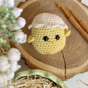 Horgolt Kiscsibe tojáshéjjal, Játék & Sport, Plüssállat & Játékfigura, Más figura, Horgolás, Varrás, MESKA