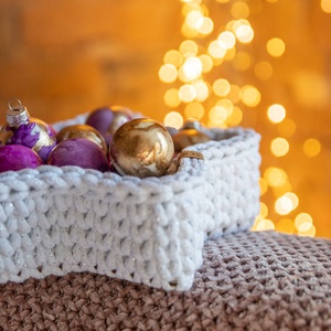 Karácsonyi, horgolt kosár - fehér-ezüst - otthon & életmód - tárolás & rendszerezés - tárolókosár - Meska.hu