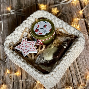 Karácsonyi, horgolt tároló - ekrü - karácsony - karácsonyi ajándékozás - karácsonyi ajándékcsomagolás - Meska.hu