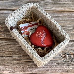 Horgolt kiskosár, füles tároló - bézs - otthon & életmód - tárolás & rendszerezés - tárolókosár - Meska.hu