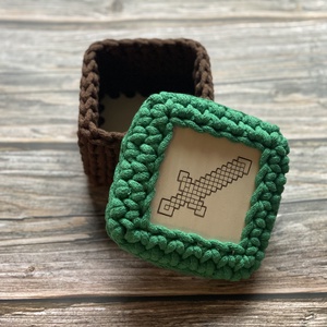 Horgolt doboz - Minecraft - baba - mama - babaszobabútor - játéktároló - Meska.hu