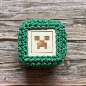 Minecraft stílusú, horgolt doboz, Baba - mama, Játéktároló, Babaszobabútor, Horgolás, MESKA