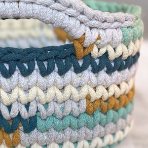 Horgolt tároló - kis színes - otthon & életmód - tárolás & rendszerezés - tárolókosár - Meska.hu