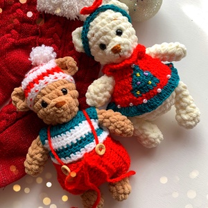 Karácsonyi horgolt plüss macik ruhában - játék & sport - plüssállat & játékfigura - maci - Meska.hu
