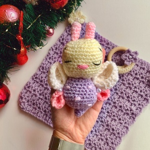 Horgolt lila baba pillangó plüss szundi kendővel és fa rágókával, Játék & Sport, 3 éves kor alattiaknak, Alvóka & Rongyi, Horgolás, Hímzés, MESKA