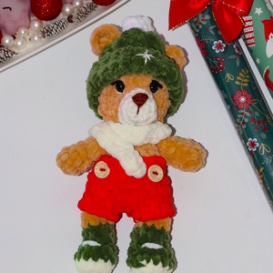 Horgolt karácsonyi maci plüss téli ruhában, Játék & Sport, Plüssállat & Játékfigura, Maci, Horgolás, MESKA