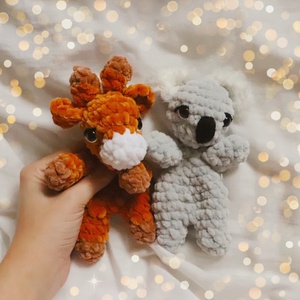 Horgolt plüss alvókák gyerekeknek - játék & sport - plüssállat & játékfigura - zsiráf - Meska.hu