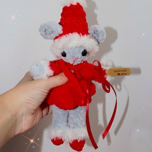 Horgolt karácsonyi mikulás egér plüss, Játék & Sport, Plüssállat & Játékfigura, Egér, Horgolás, MESKA
