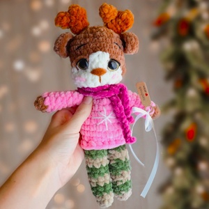 Horgolt nagy karácsonyi őzike plüss gyerekeknek, Játék & Sport, Plüssállat & Játékfigura, Plüss mesefigurák, Horgolás, MESKA