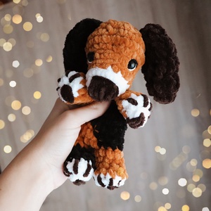 Horgolt foltos kiskutya plüss alvóka gyerekeknek, Játék & Sport, Plüssállat & Játékfigura, Kutya, Horgolás, MESKA