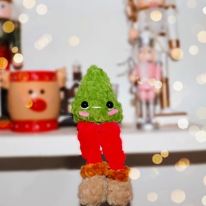 Horgolt lógó lábú karácsonyfa amigurumi dekoráció - Meska.hu