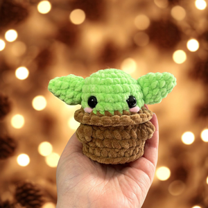 Horgolt baby Yoda plüss - Meska.hu