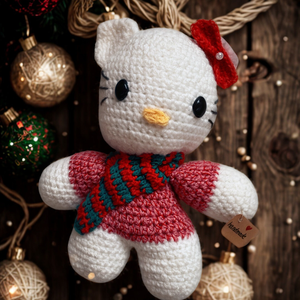 Karácsonyi Hello Kitty nagy méretű horgolt plüss játék, Játék & Sport, Plüssállat & Játékfigura, Cica, Horgolás, Varrás, MESKA