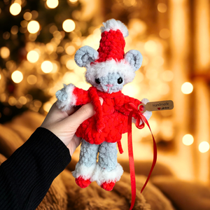 Horgolt karácsonyi mikulás egér plüss gyerekeknek, Játék & Sport, Plüssállat & Játékfigura, Egér, Horgolás, MESKA