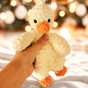 Horgolt fehér kacsa plüss alvóka szundipajti - Meska.hu