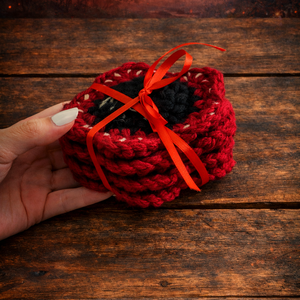 Horgolt Stranger Things inspirálta poháralátét - otthon & életmód - konyhafelszerelés, tálalás - tálalás - tányér- és poháralátét - Meska.hu