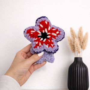 Horgolt lila demogorgon inspirálta plüss - Meska.hu