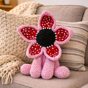 Horgolt rózsaszín demogorgon inspirálta plüss, Játék & Sport, Plüssállat & Játékfigura, Plüss mesefigurák, Horgolás, MESKA