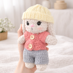 Horgolt sapkás nyuszi plüss ruhában - játék & sport - plüssállat & játékfigura - nyuszi - Meska.hu