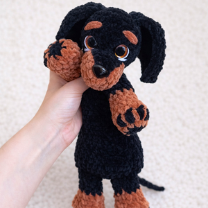 Horgolt kiskutya tacskó alvóka gyerekeknek - Meska.hu