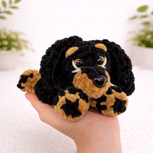 Horgolt kiskutya tacskó alvóka gyerekeknek, Játék & Sport, Plüssállat & Játékfigura, Kutya, Horgolás, MESKA