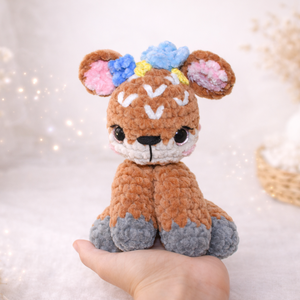 Horgolt őzike plüss tavaszi virágkoszorúval, Játék & Sport, Plüssállat & Játékfigura, Őzike, szarvas, Horgolás, Kézzel készült, aranyos, tavaszi plüss gyerekeknek.
Kedves és egyedi ajándék bármilyen alkalomra, f..., MESKA