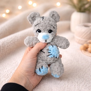 Horgolt foltozott maci plüss  - játék & sport - plüssállat & játékfigura - maci - Meska.hu