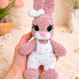 Horgolt húsvéti nyuszi plüss, Játék & Sport, Plüssállat & Játékfigura, Nyuszi, Hímzés, Horgolás, MESKA
