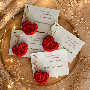 Horgolt Szív kulcstartó anyák napi ajándék - Meska.hu