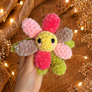 Horgolt színes virág plüss gyerekeknek - Meska.hu