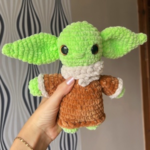 Horgolt Baby Yoda inspirálta plüss  - Meska.hu