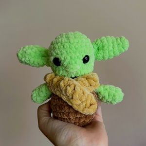 Horgolt Baby Yoda amigurumi plüss - Meska.hu