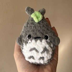 Horgolt Totoro inspirálta plüss  - játék & sport - plüssállat & játékfigura - plüss mesefigurák - Meska.hu