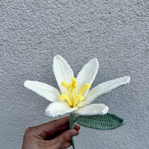 Horgolt liliom, Otthon & Életmód, Virágdekoráció, Virágok, Szálas virág, Horgolás, MESKA