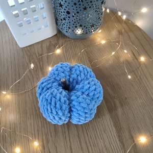 Horgolt tök zseníliafonalból, fa száracskával (10 cm), Kellékek & szerszámok, Dekorációs kellékek, Őszi dekor, Őszi dekortök, Horgolás, MESKA
