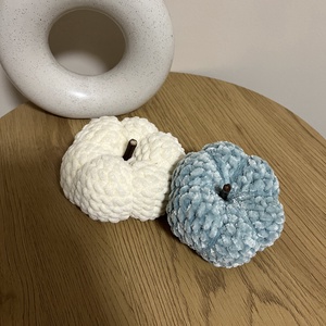 Horgolt tök zseníliafonalból, fa száracskával (10 cm) - kellékek & szerszámok - dekorációs kellékek - őszi dekor - őszi dekortök - Meska.hu