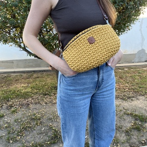 Horgolt musztársárga övtáska  őszi hangulatban - táska & tok - övtáska - Meska.hu