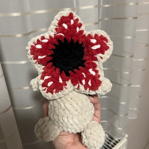 Horgolt plüss Baby Demogorgon figura � kézzel készült, egyedi ajándék - Meska.hu
