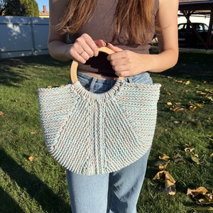 Horgolt kosár táska fa táskafogóval � kézzel készült, egyedi darab - táska & tok - kézitáska & válltáska - nagy pakolós táska - Meska.hu