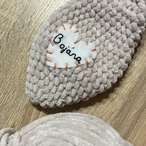 Horgolt plüss lajhár alvóka - baba - mama - baba játékok - szundikendő, alvóka - Meska.hu