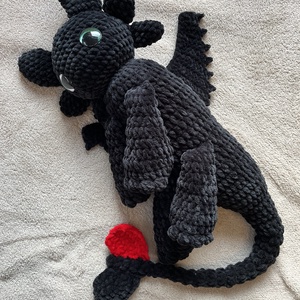 Horgolt fogatlan sárkány, Játék & Sport, Plüssállat & Játékfigura, Plüss sárkány, Horgolás, MESKA
