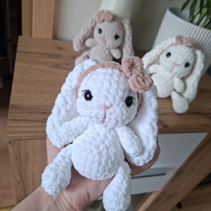 Horgolt kicsi nyuszi masnival - játék & sport - plüssállat & játékfigura - nyuszi - Meska.hu