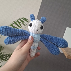 Horgolt szitakötő - játék & sport - plüssállat & játékfigura - más figura - Meska.hu